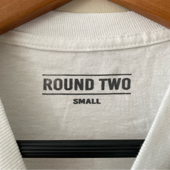 🥝 Round Two | Bubble Font White Tee (S) 🥝 - Picture 3 of 4